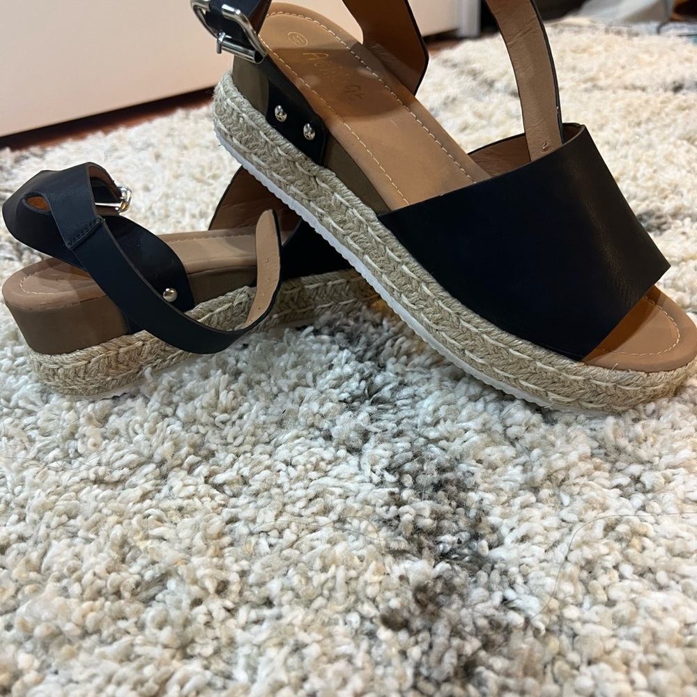 Platform sandals - Picture 4 of 4